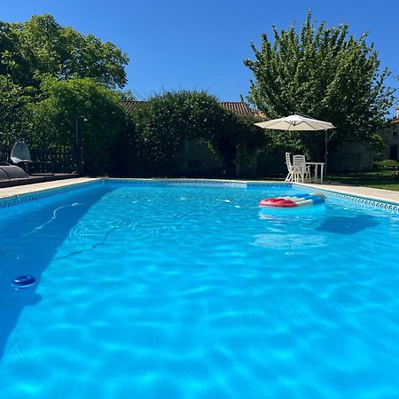 Entire Apartment With Swimming Pool Near Aubeterre Saint-Romain  Екстер'єр фото
