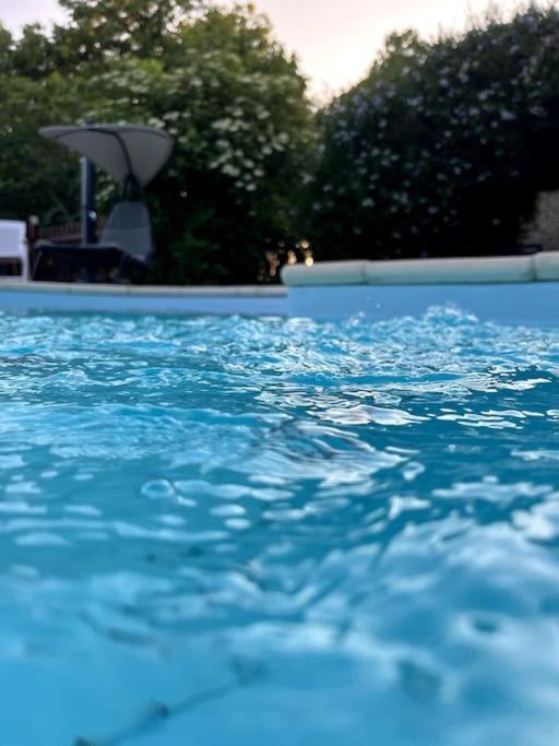 Entire Apartment With Swimming Pool Near Aubeterre Saint-Romain  Екстер'єр фото