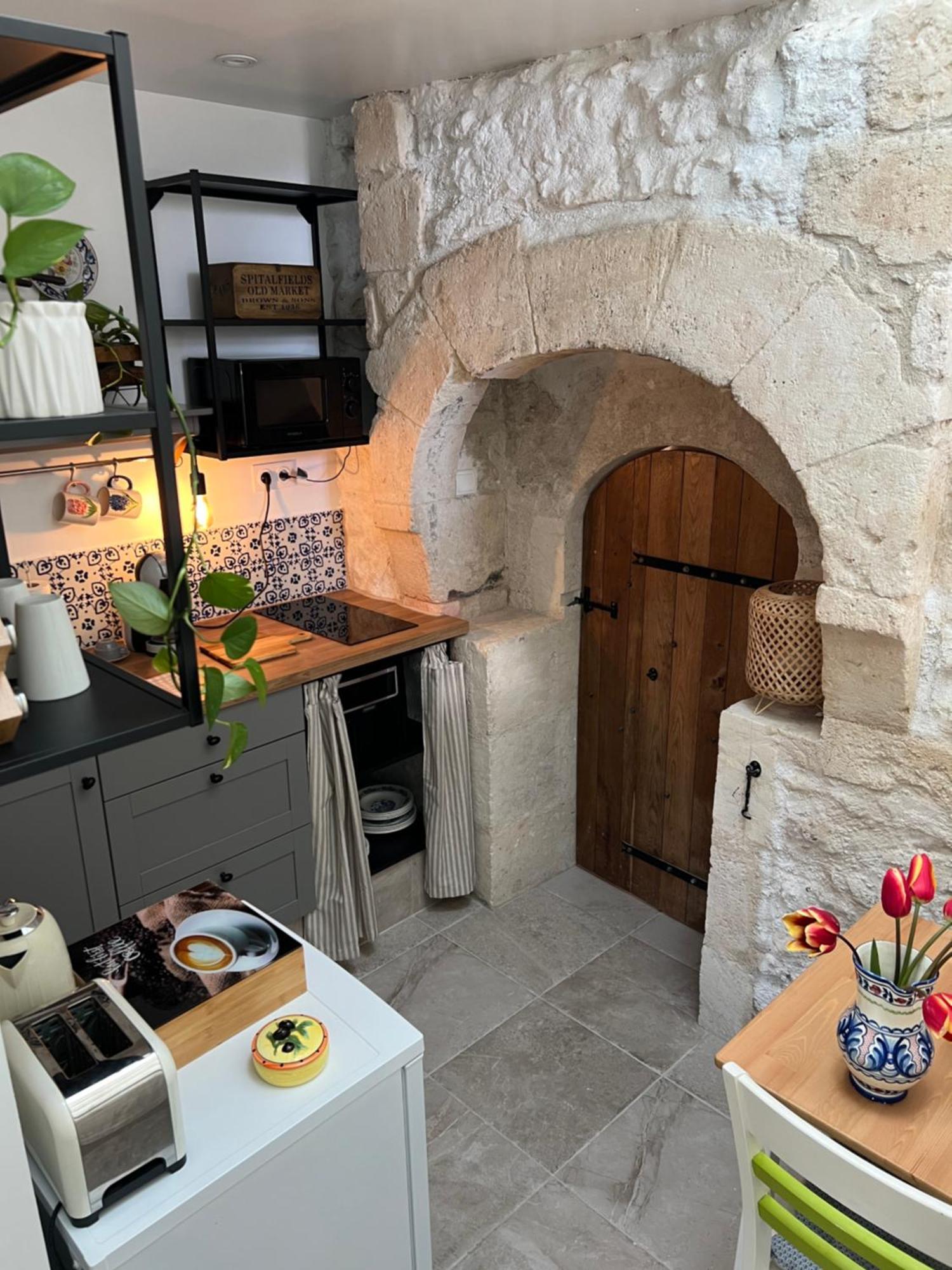 Entire Apartment With Swimming Pool Near Aubeterre Saint-Romain  Екстер'єр фото