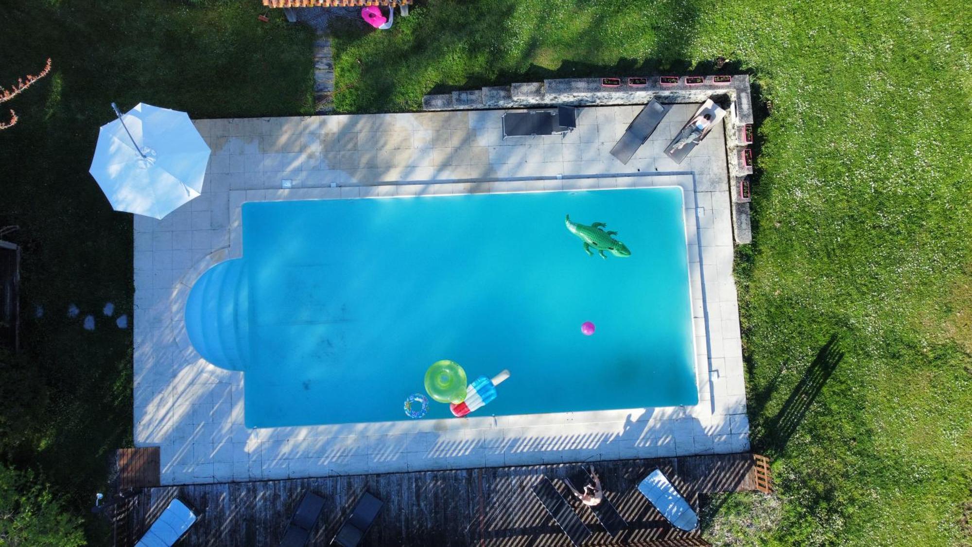 Entire Apartment With Swimming Pool Near Aubeterre Saint-Romain  Екстер'єр фото
