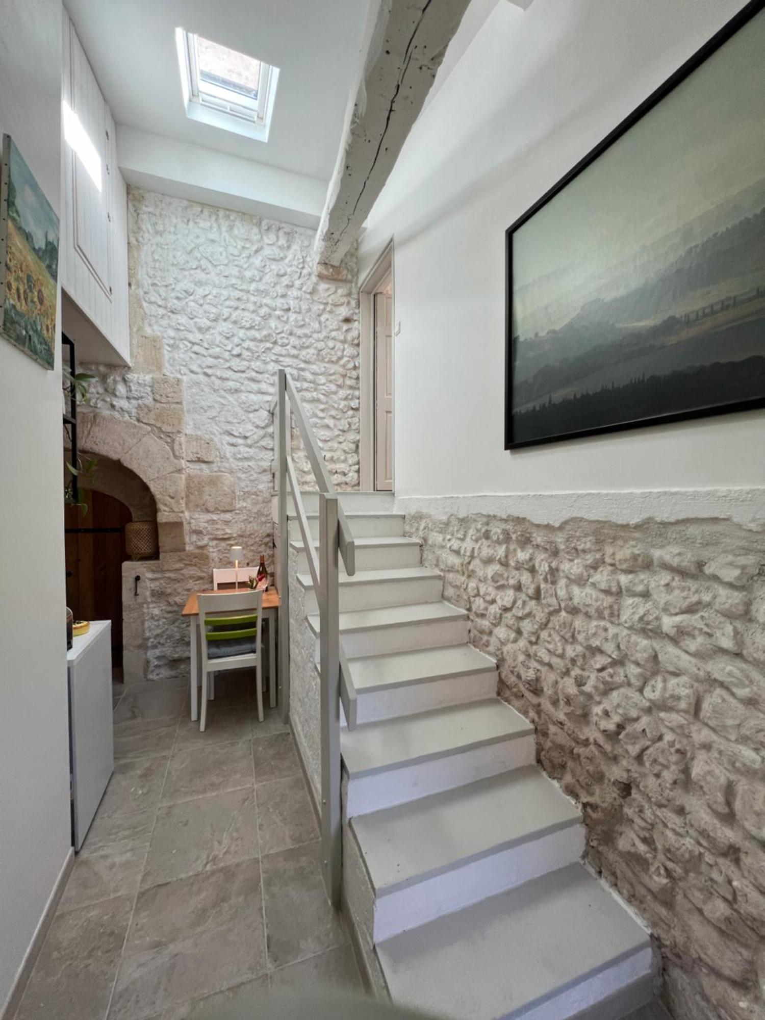Entire Apartment With Swimming Pool Near Aubeterre Saint-Romain  Екстер'єр фото