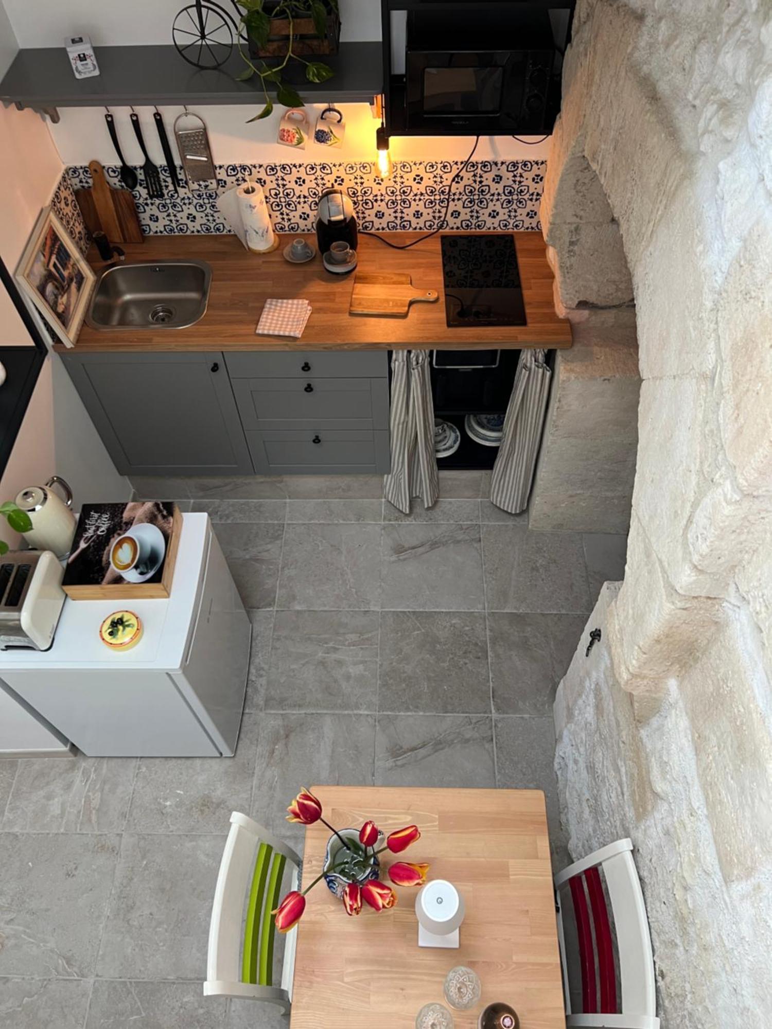 Entire Apartment With Swimming Pool Near Aubeterre Saint-Romain  Екстер'єр фото
